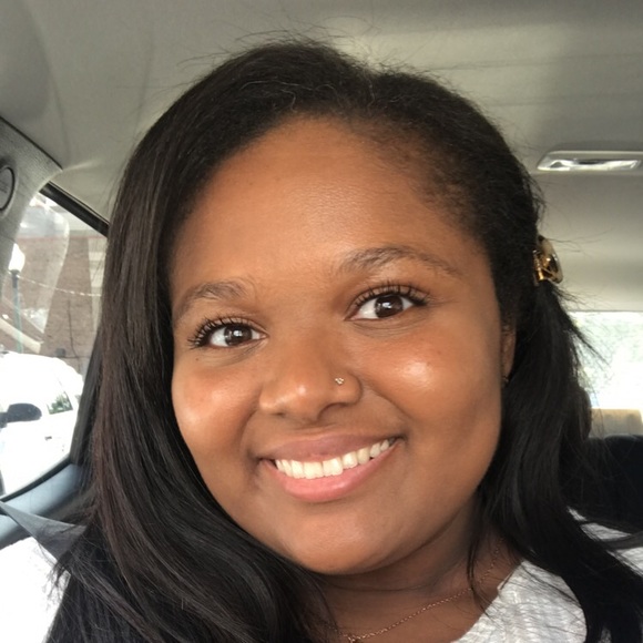 Meet your Posher, Alexandra - Picture 3 of 7